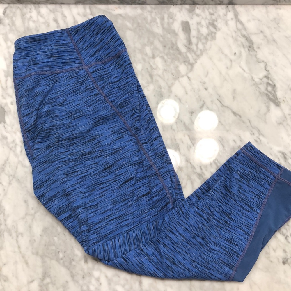 Della leggings